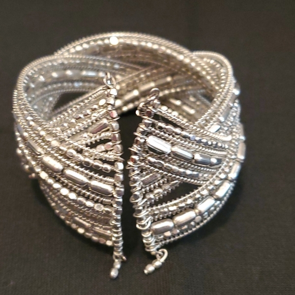 Beautiful silver beaded no clasp cuff bracelet - Picture 2 of 3